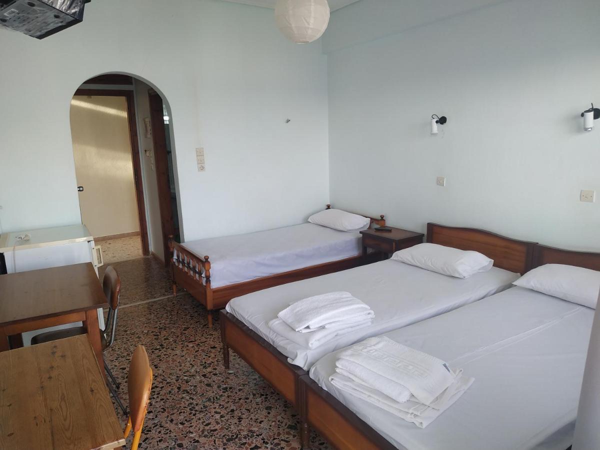 Poulea Rooms Каламата Екстериор снимка