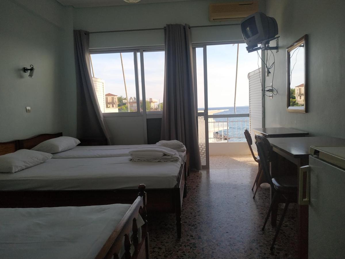 Poulea Rooms Каламата Екстериор снимка