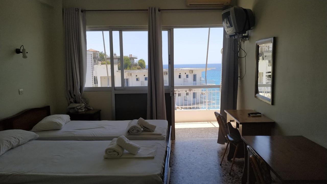 Poulea Rooms Каламата Екстериор снимка