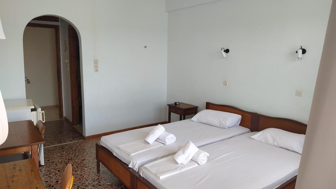 Poulea Rooms Каламата Екстериор снимка