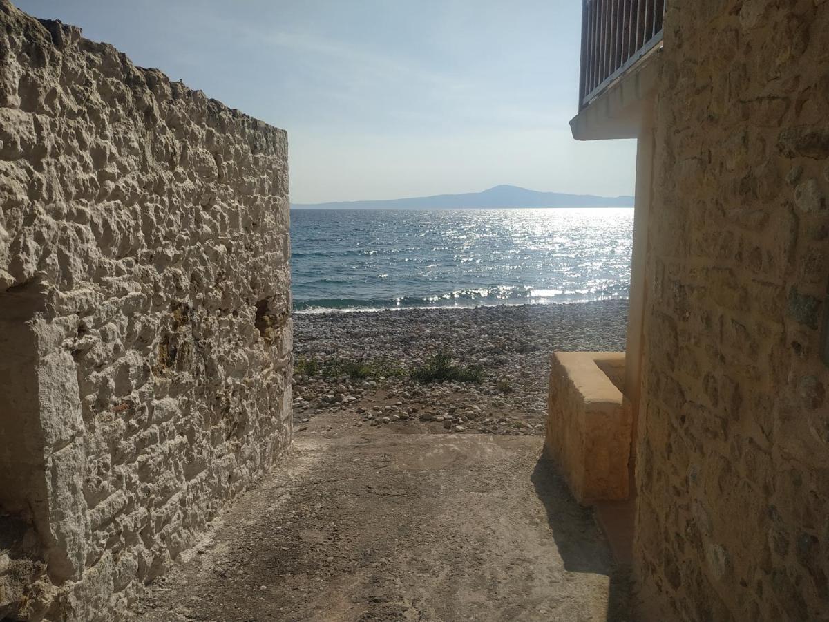 Poulea Rooms Каламата Екстериор снимка
