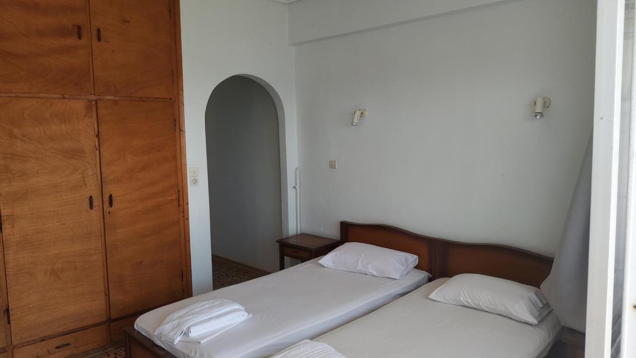 Poulea Rooms Каламата Екстериор снимка