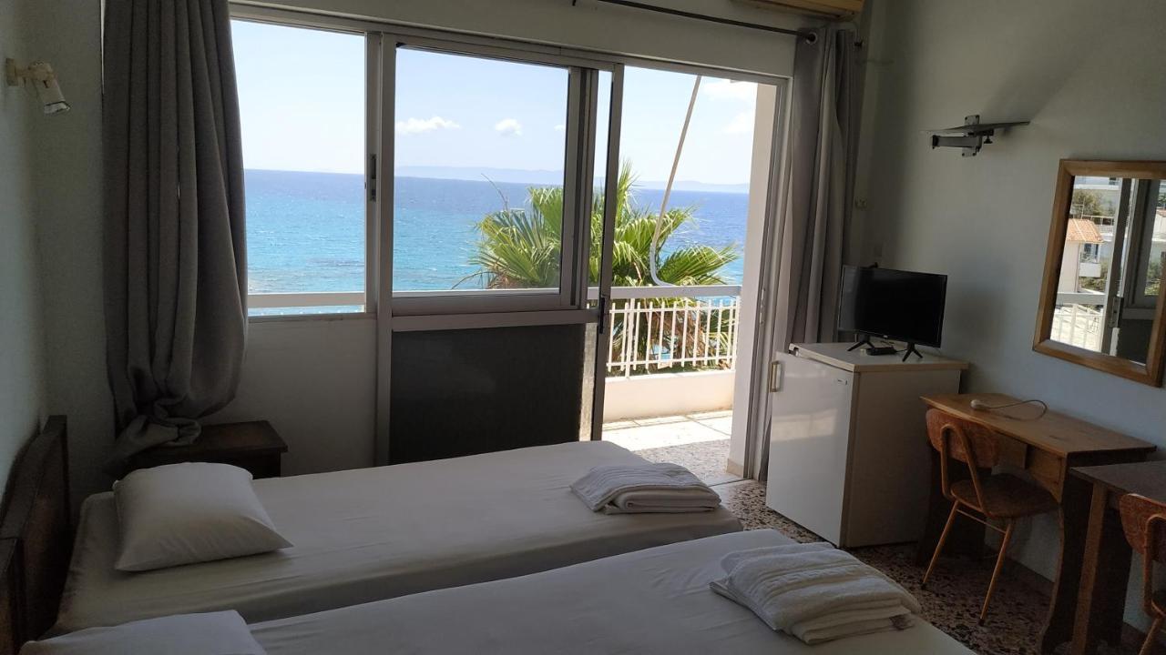 Poulea Rooms Каламата Екстериор снимка